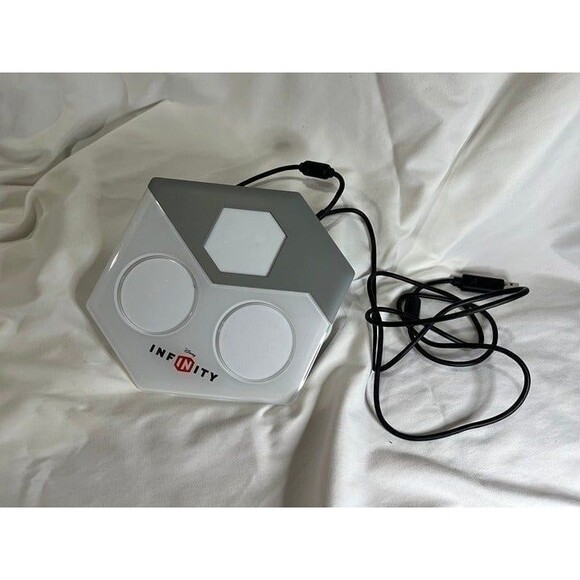 Disney Infinity Bundle Lot (Wii game disc and portal base) - Picture 2 of 6